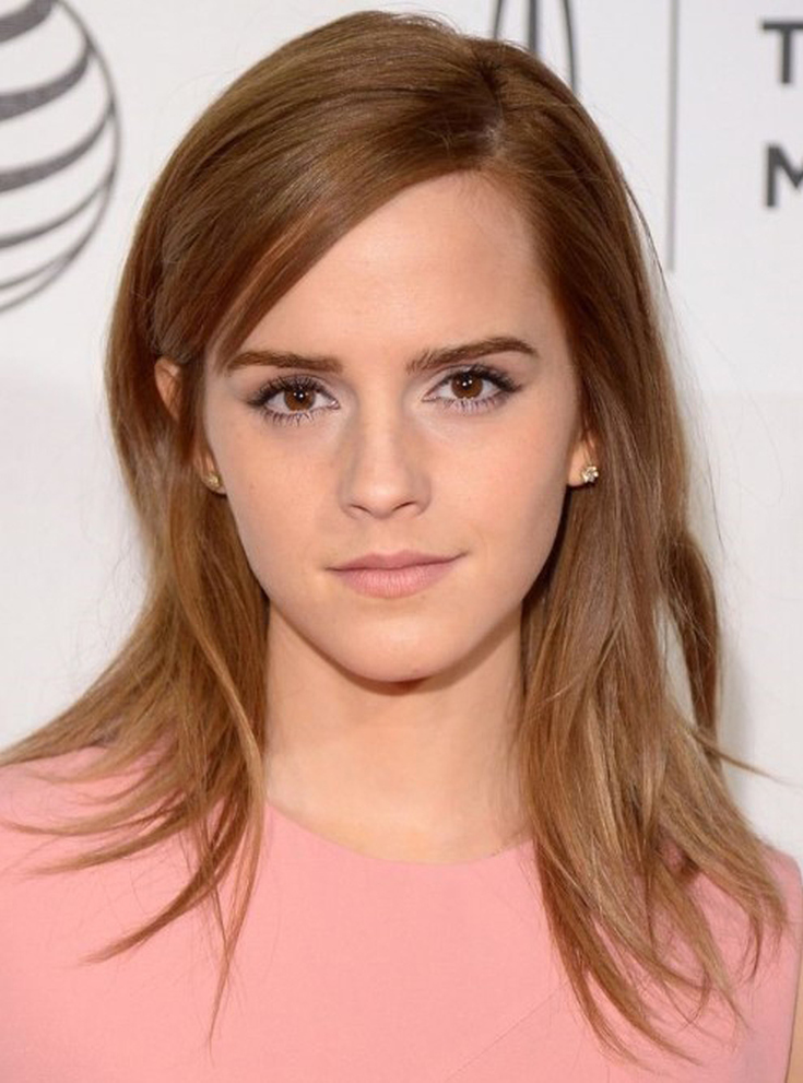 (+165 fotos) Corte de cabelo em cascata dupla para cabelos escuros de comprimento médio