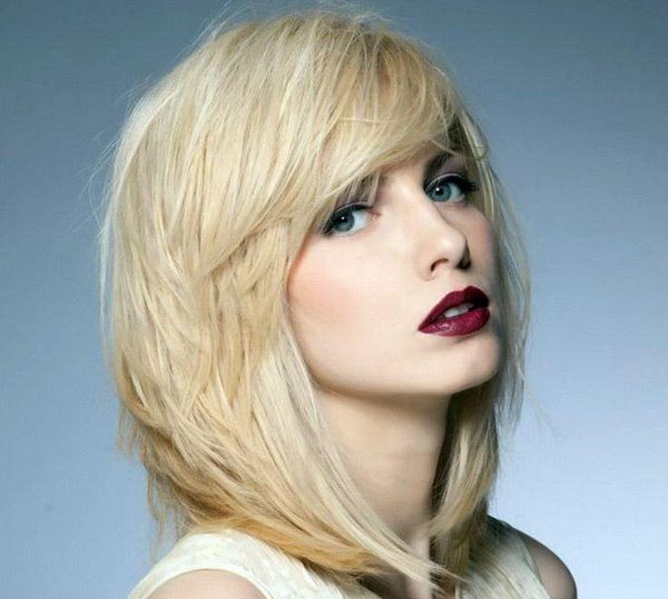 Cascata de corte de cabelo para cabelos médios