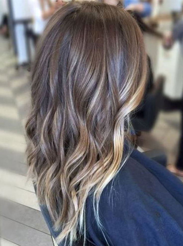 (+201 fotos) Balayage em cabelo castanho claro de comprimento médio