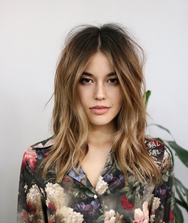 Shatush para cabelos castanhos claros de comprimento médio