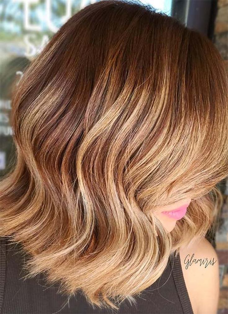 (+201 fotos) Balayage em cabelo castanho claro de comprimento médio