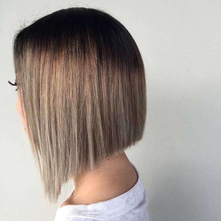 Shatush em um quadrado com alongamentos