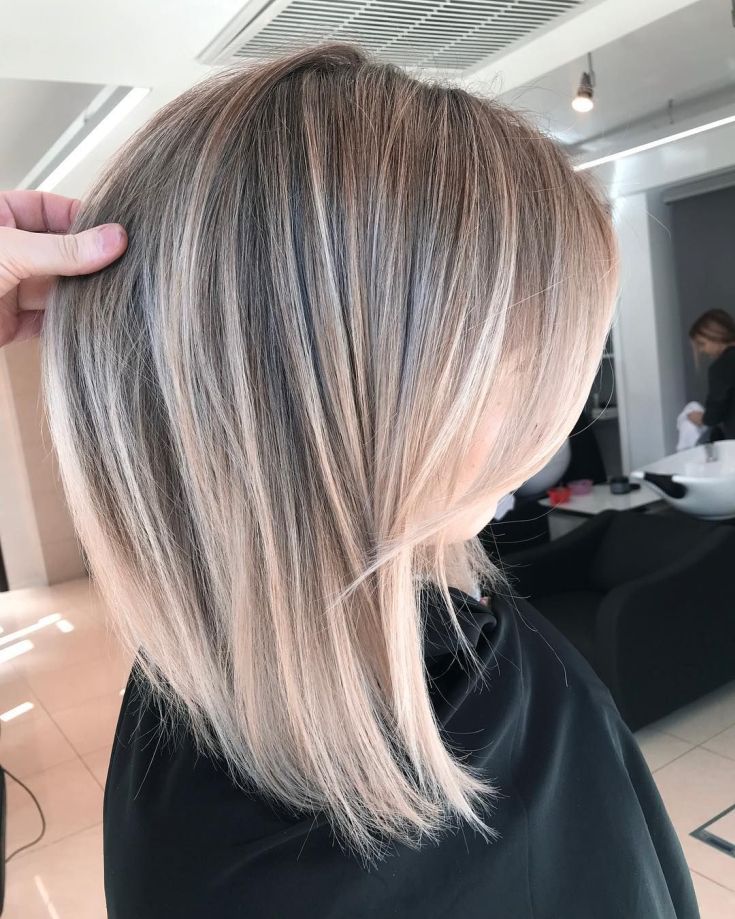 Shatush para cabelos castanhos claros de comprimento médio