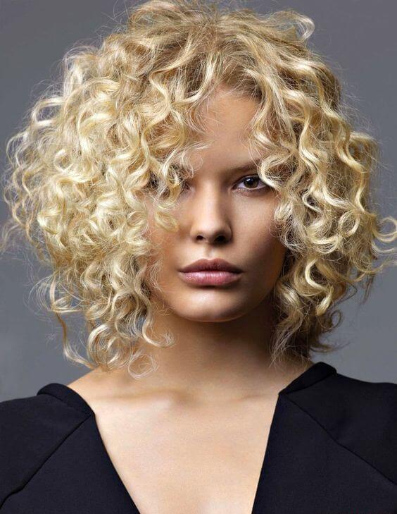 penteados de noiva com franja para cabelos longos