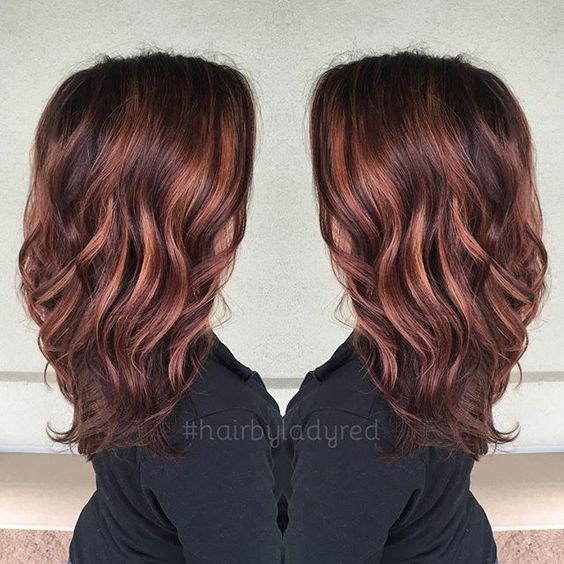 Corte de cabelo feminino - italiano, vista de diferentes lados