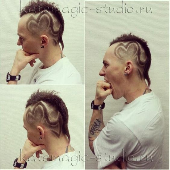 Adição criativa ao corte de cabelo moicano