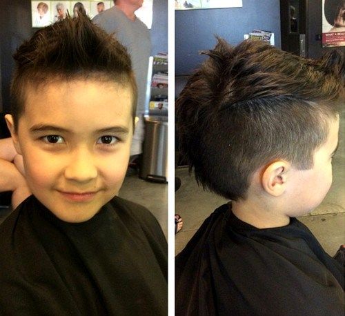 Moicano corte de cabelo para meninos