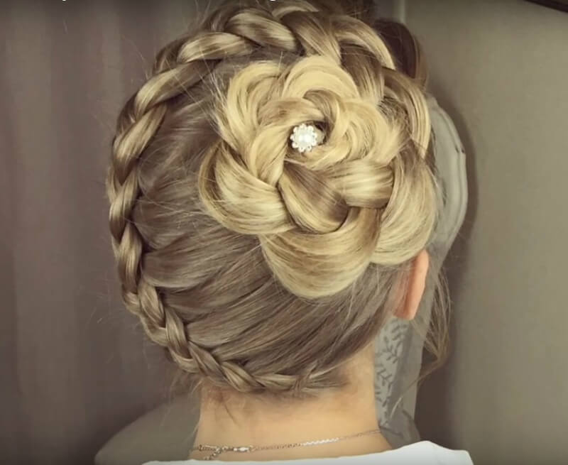 Tranças de renda para cabelos longos