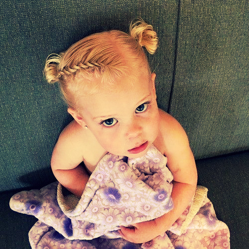 Ideias interessantes para alimentar penteados com chifres