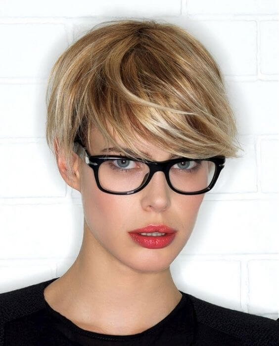 modelagem para cabelos curtos com franja