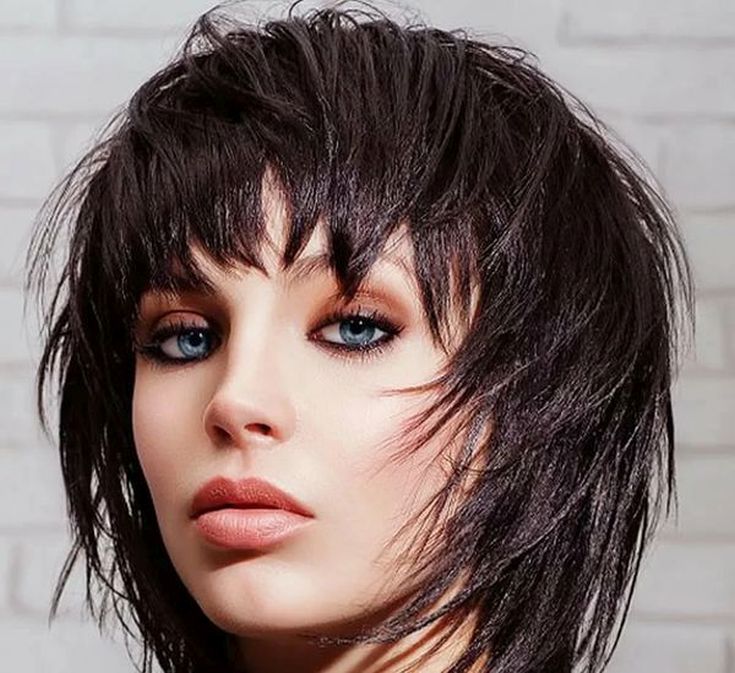 (+135 fotos) Cascata graduada para cabelos médios