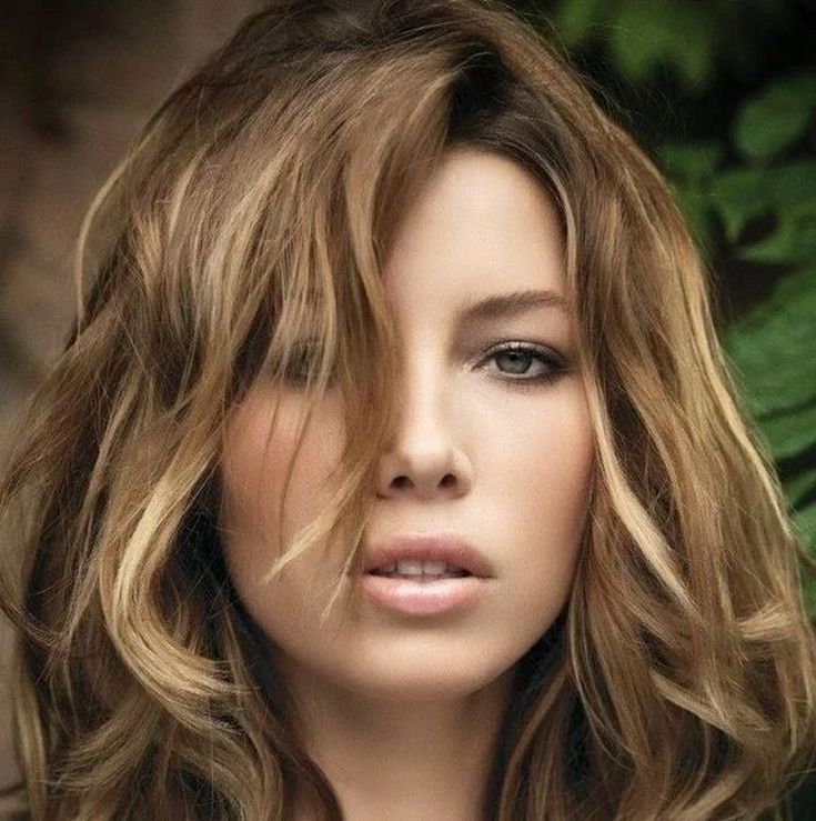 (+135 fotos) Cascata graduada para cabelos médios