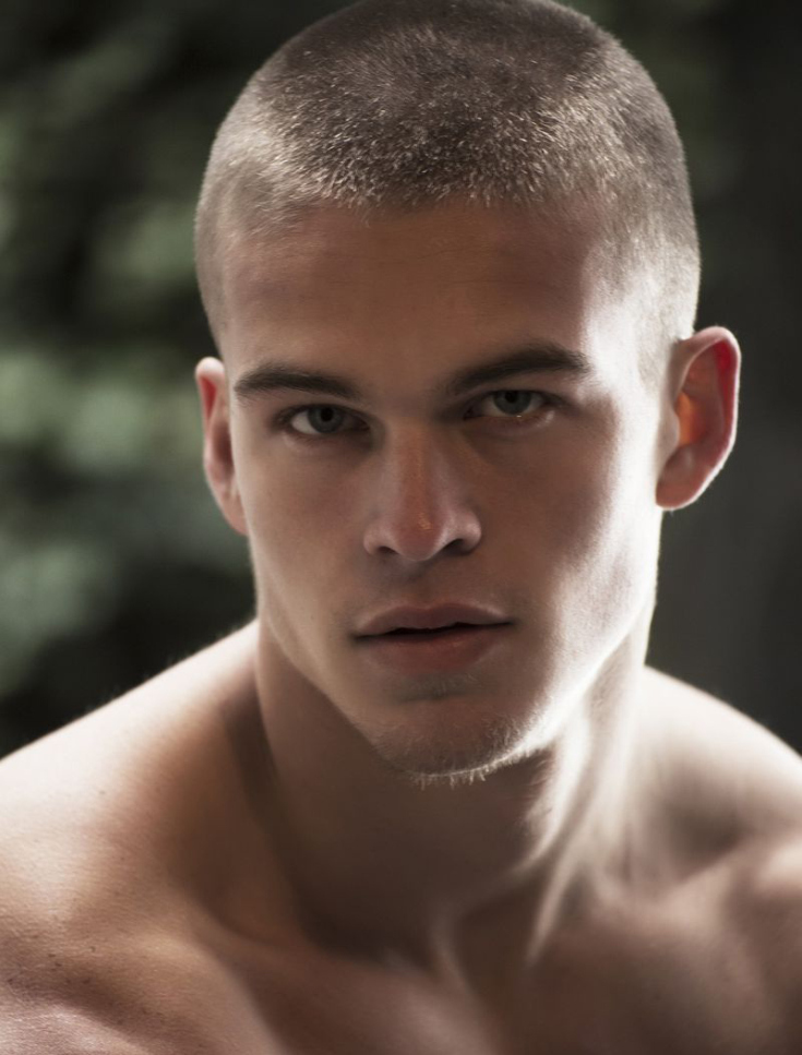 (+183 fotos) Ouriço de corte de cabelo masculino