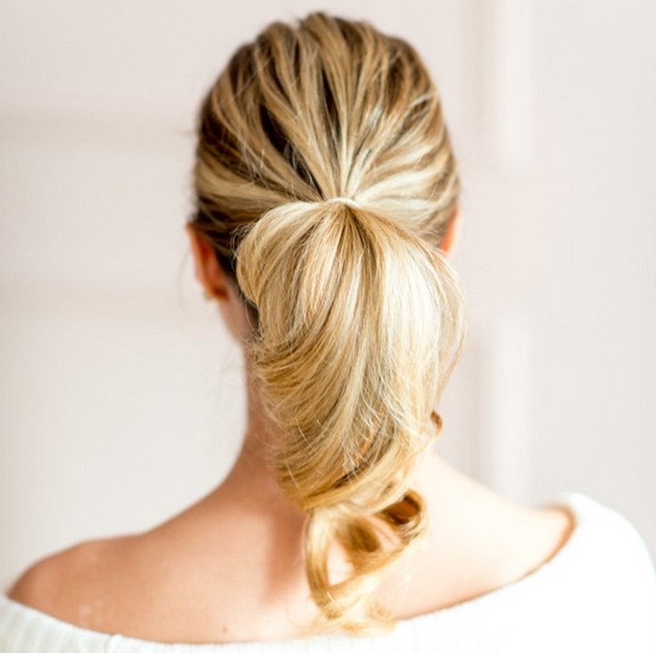 Penteados fáceis para você em 5 minutos para cabelos médios para a escola