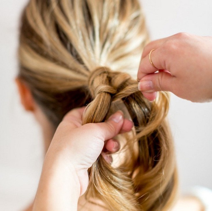 Penteados fáceis para você em 5 minutos para cabelos médios para a escola