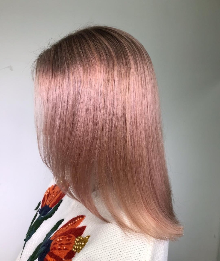 Cabelo loiro rosa