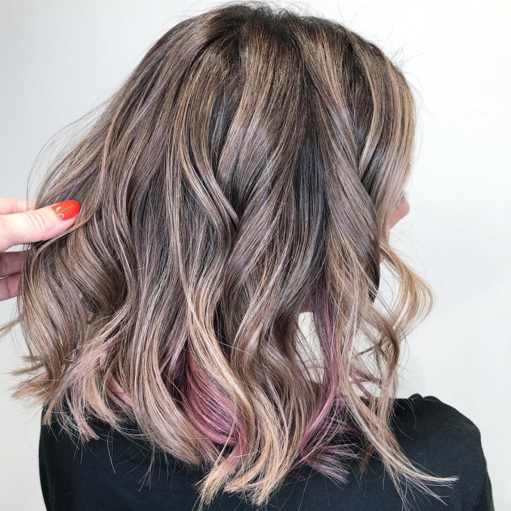Cabelo loiro rosa