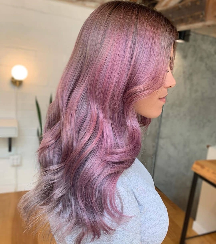 Cabelo loiro rosa