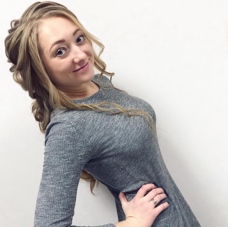 Cabelo claro para olhos azuis