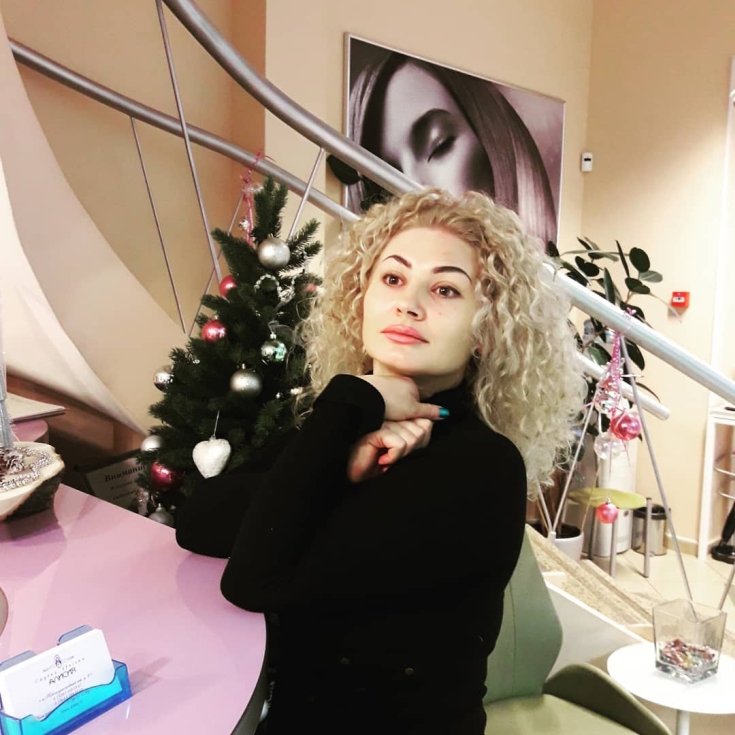 Cabelo claro para olhos castanhos