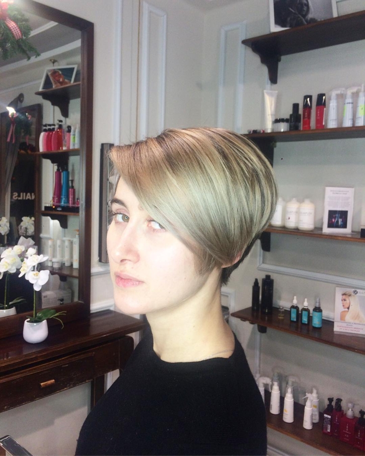 Cabelo claro para olhos castanhos