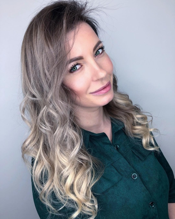 Cabelo claro para olhos verdes