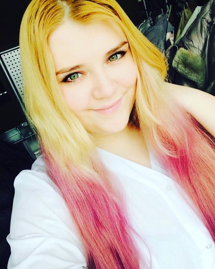 Cabelo claro para olhos verdes