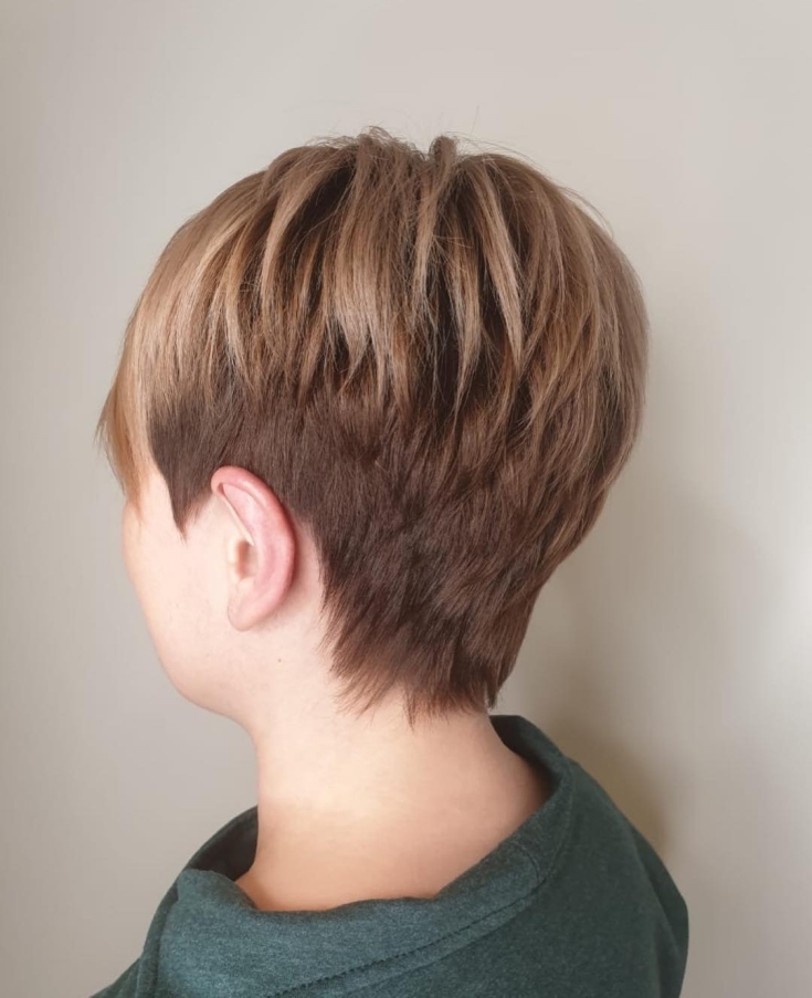 Cabelo caramelo para pele clara