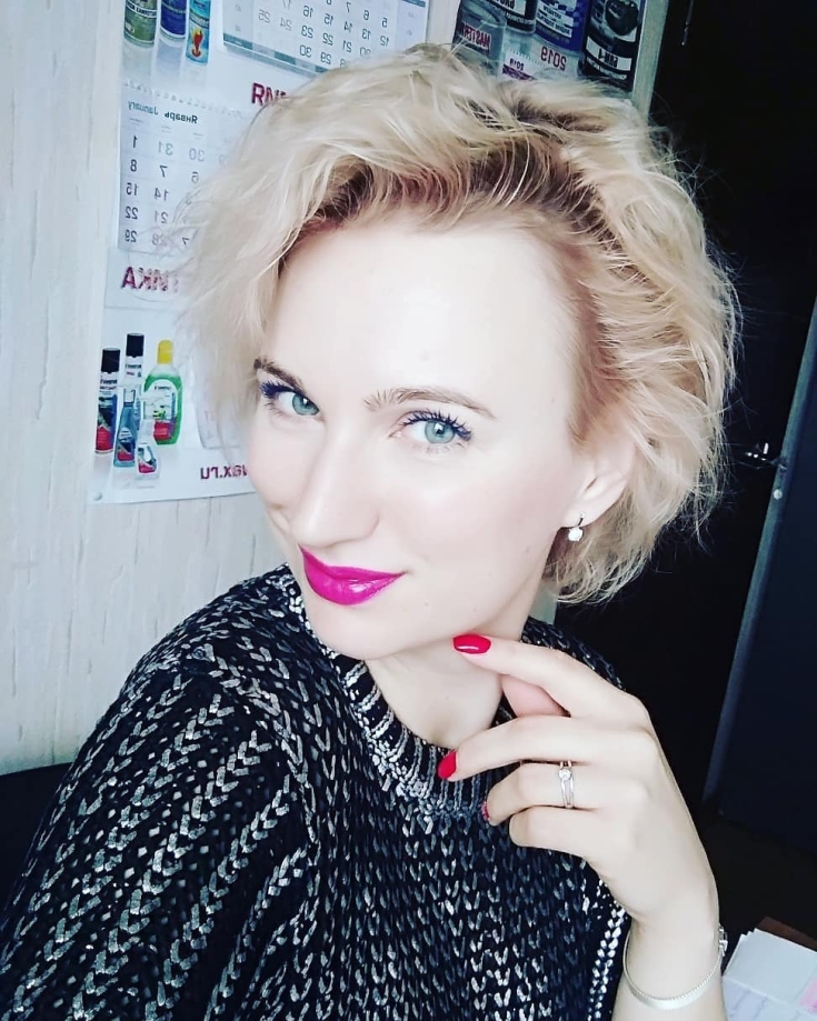 Cabelo claro para olhos azuis