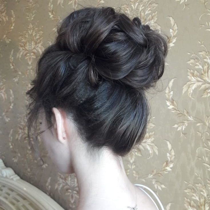 Cor do cabelo preto acinzentado