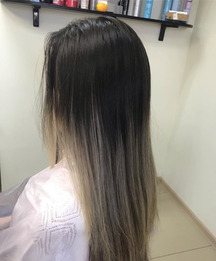 Cor do cabelo preto acinzentado