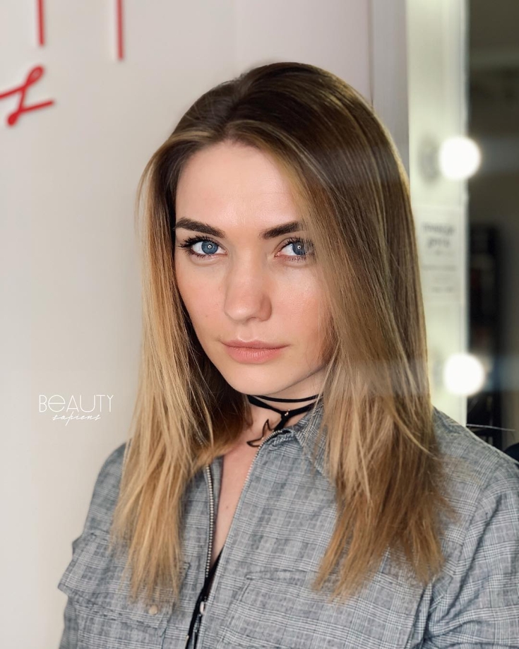 Cabelo claro para olhos azuis