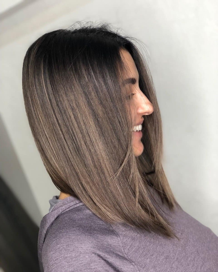 Cor do cabelo preto acinzentado