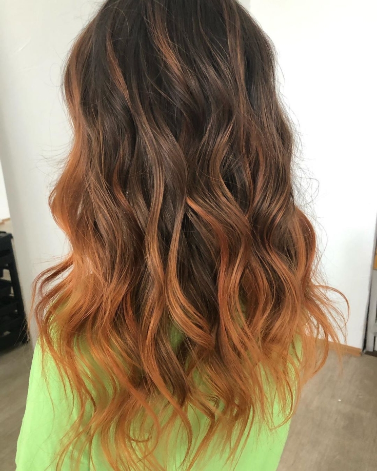 Cabelo preto e ruivo