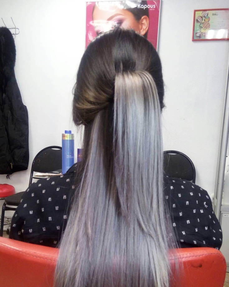 Cor do cabelo preto acinzentado