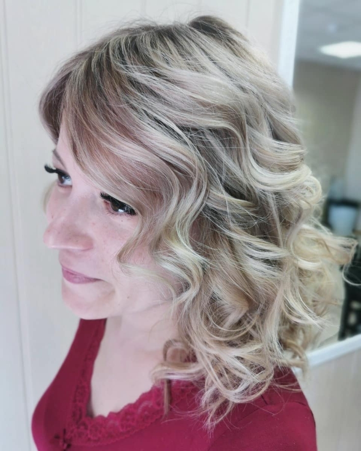 Cabelo claro para olhos castanhos