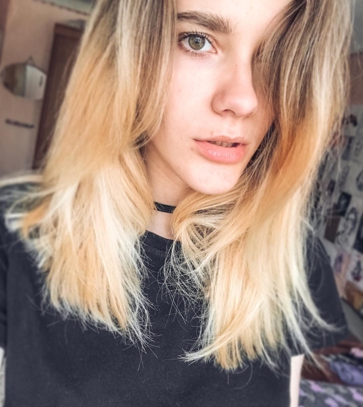 Cabelo claro para olhos verdes