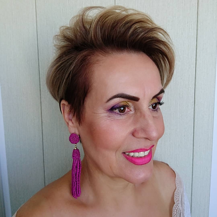 Cabelo claro para olhos castanhos