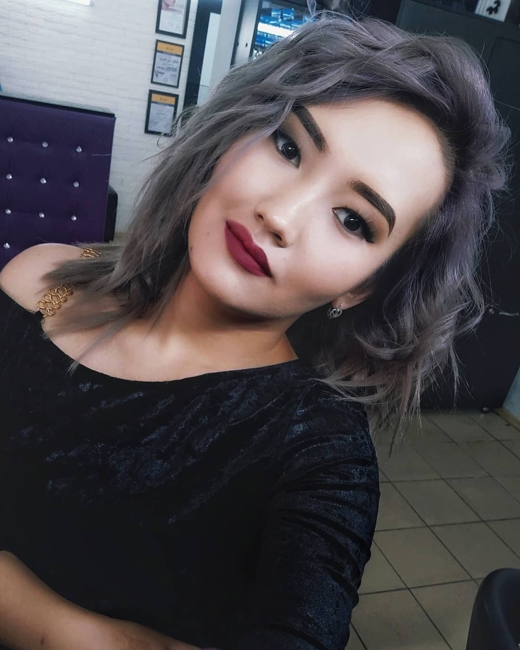 Cor do cabelo preto acinzentado