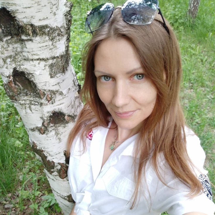 Cabelo caramelo para pele clara