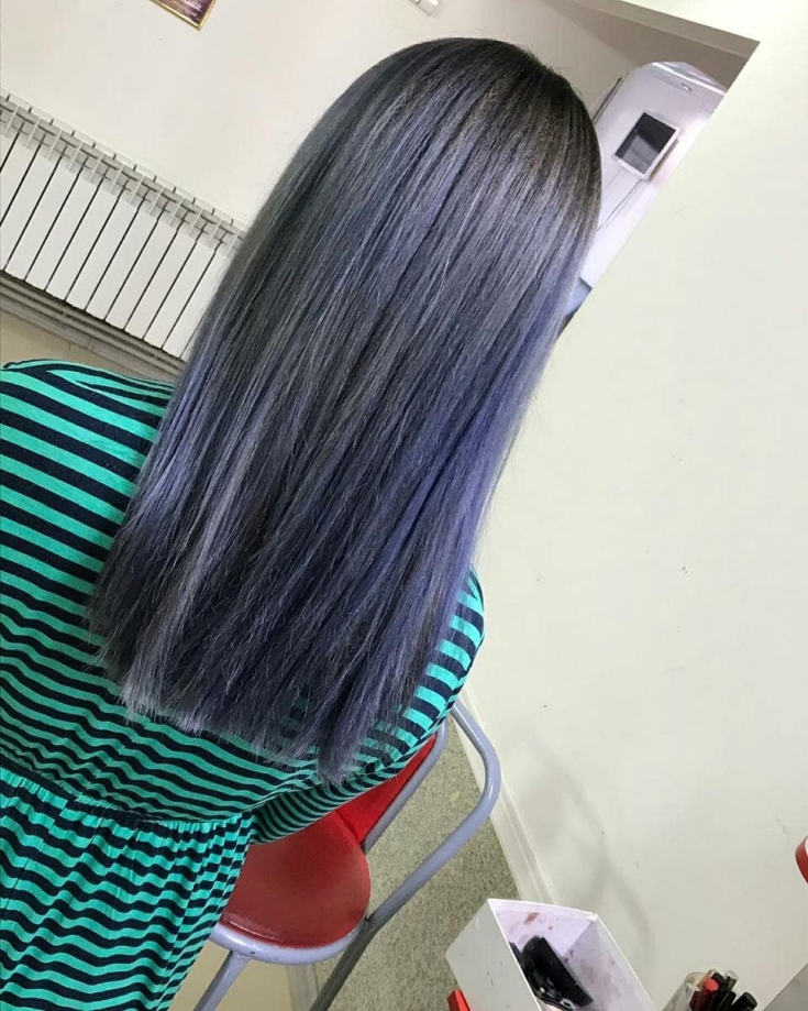 Cor do cabelo preto acinzentado