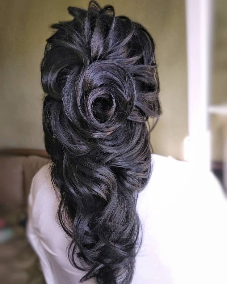 Cor do cabelo preto acinzentado