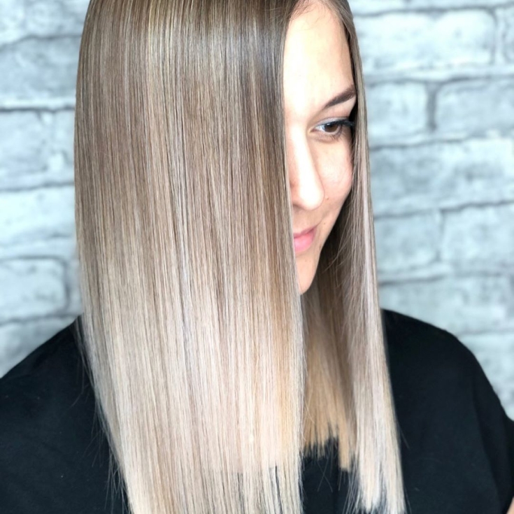 Cabelo claro para olhos castanhos