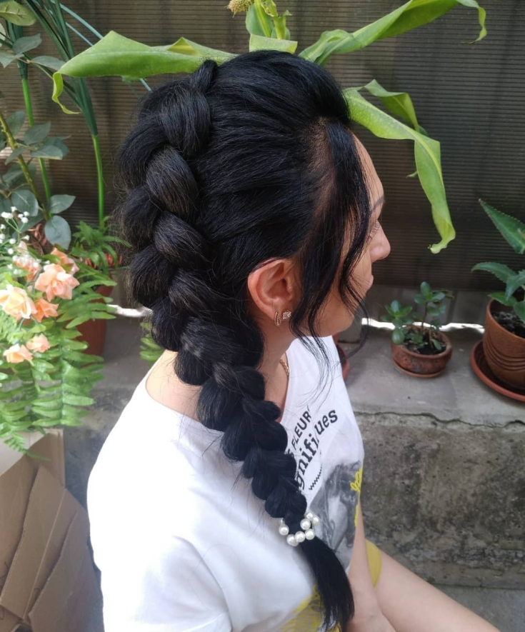 Cor do cabelo preto acinzentado