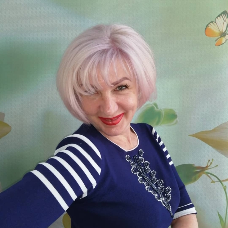 Cabelo claro para olhos verdes