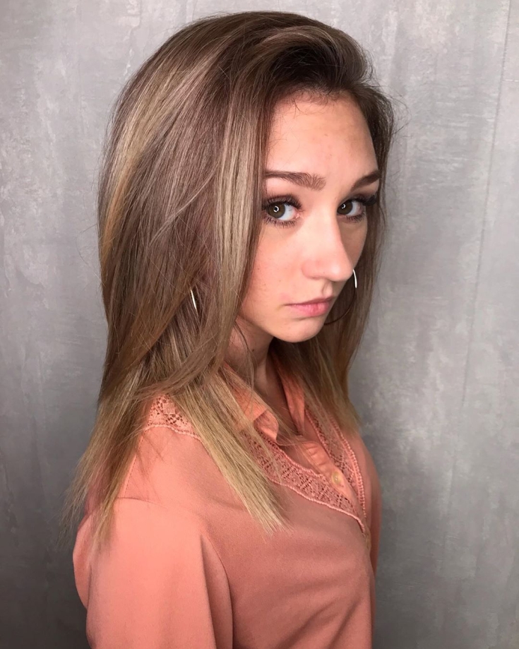 Cabelo claro para olhos castanhos