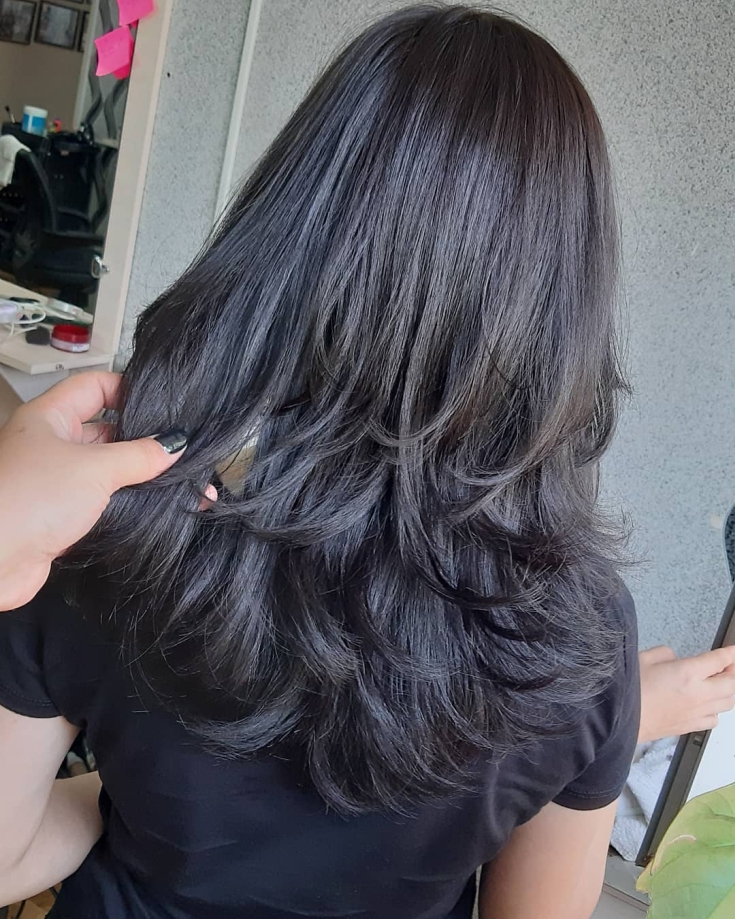 Cor do cabelo preto acinzentado