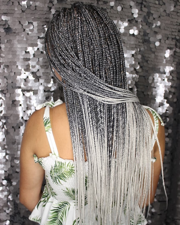 Cor do cabelo preto acinzentado