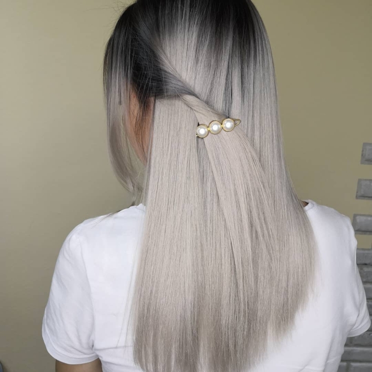 Cor do cabelo preto acinzentado