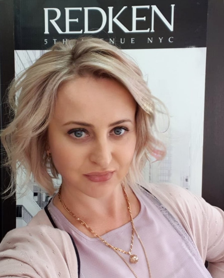 Cabelo claro para olhos azuis